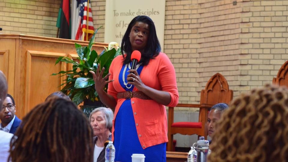 kim foxx speaking at event 